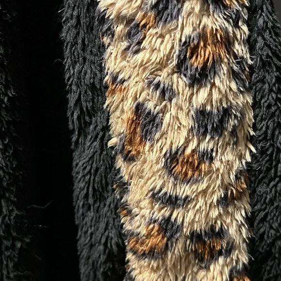 4/ $20 Suzanne Betro Black Sherpa 1/4 Zip Pullover with Leopard Trim - Picture 5 of 6